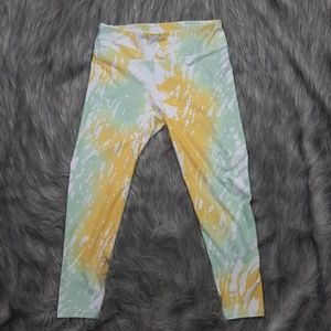 Fabletics Small Athletic Salar PowerLite Capri